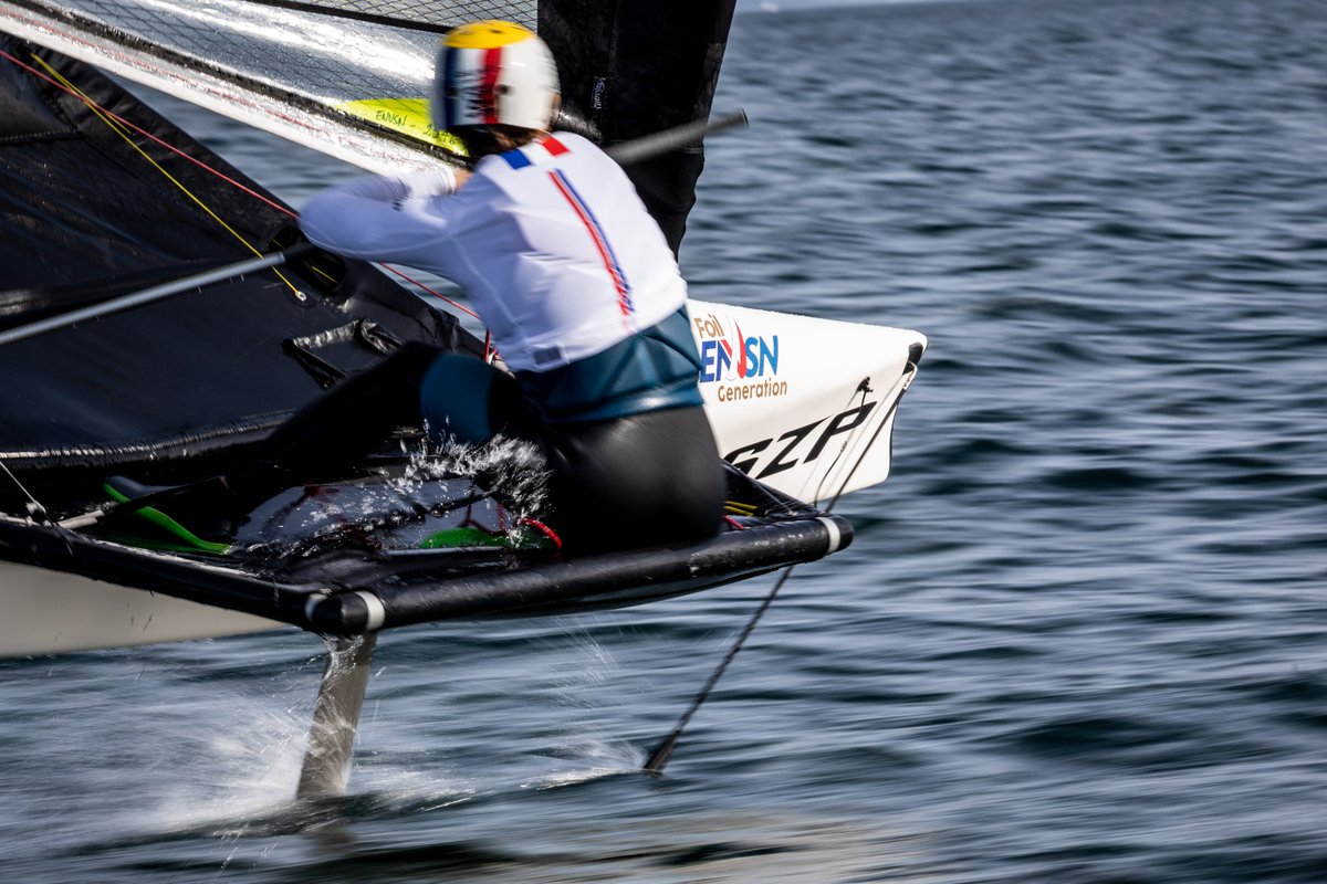 TeamFranceVoile's tweet photo. Team France poursuit sa mission « Filières d’Excellence » et se réjouit de participer depuis 2021 au #WomensPathwayProgram du France SailGP Team en soutenant les jeunes femmes dans leur programme d’entraînements en WASZP et GC32.
@SailGPFRA #TeamFrance #womensailing https://t.co/HJNZmVsan5