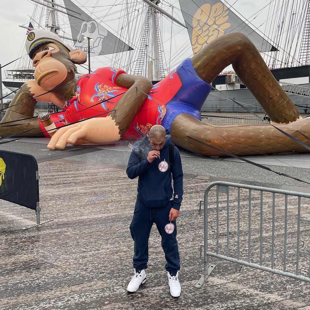 backpackboyzcl's tweet photo. the pressure is comin! 🎒🔥💨🦍🗽 https://t.co/OtILR3D1sW
