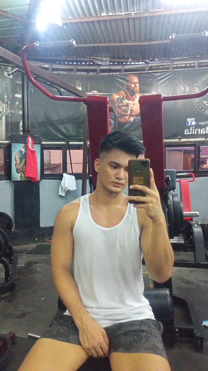 AdrianPoblets's tweet image. Gym day 💪