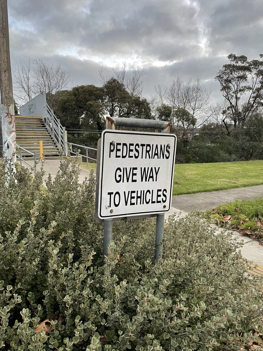Meanwhile in Australia…..👀🚙 …………(seen on local residential street, if you’re wondering)