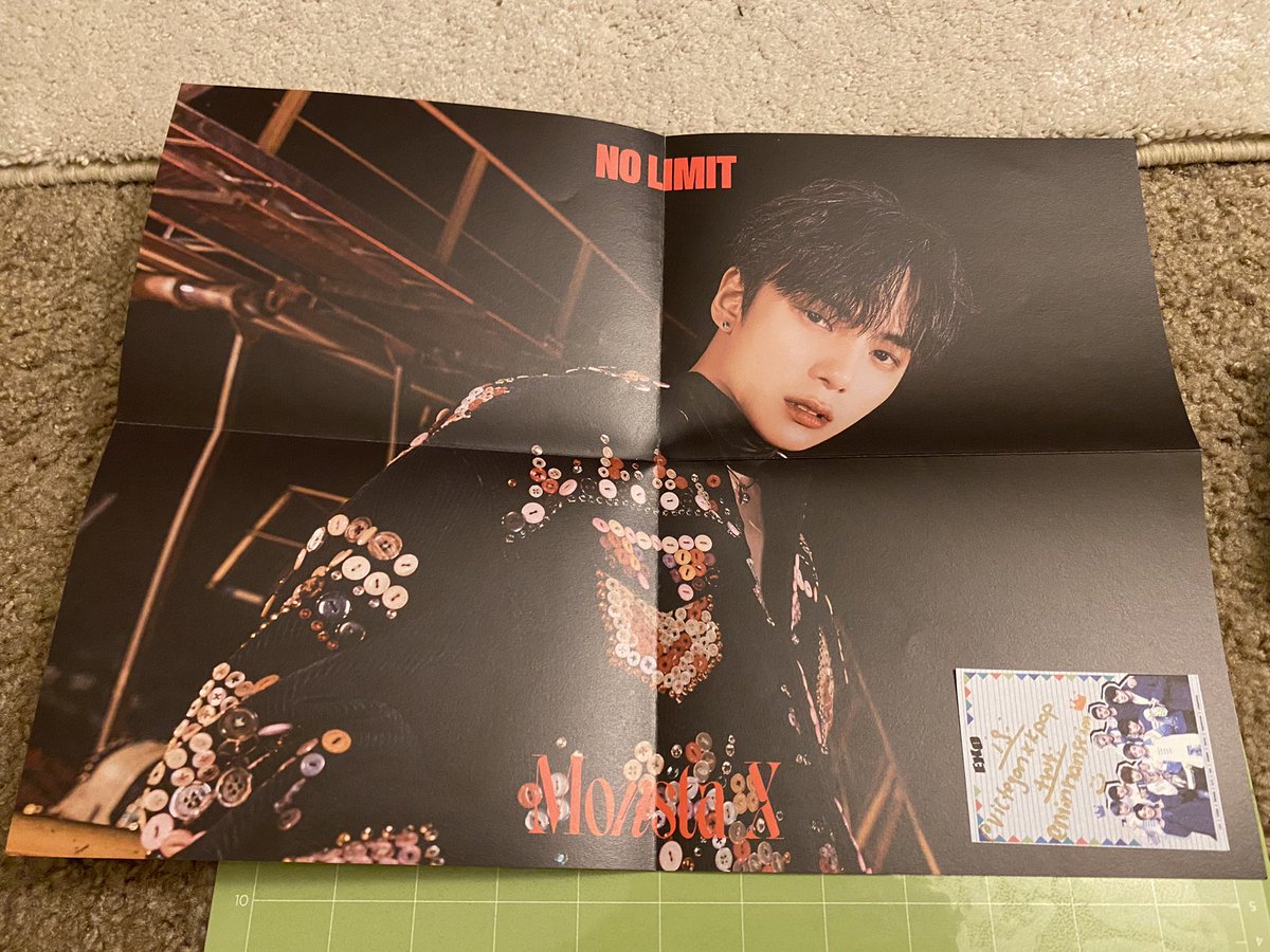 minhanseim's tweet photo. WTS: Monsta X goods! PCs, tour post cards, ect! #monstax #monstaxsell #wtsmonstax https://t.co/SgLI1ChdMf