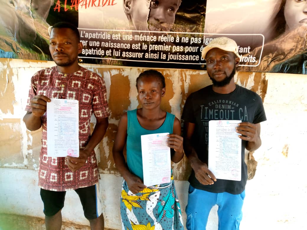 amnestybenin's tweet image. Notre opération de distribution des actes de naissances sécurisés se poursuit à Ouidah et à Karimama. 

Au total plus de 1800 actes de naissances sécurisés ont été distribués dans l'arrondissement de Kompa dans la commune de Karimama depuis le démarrage.