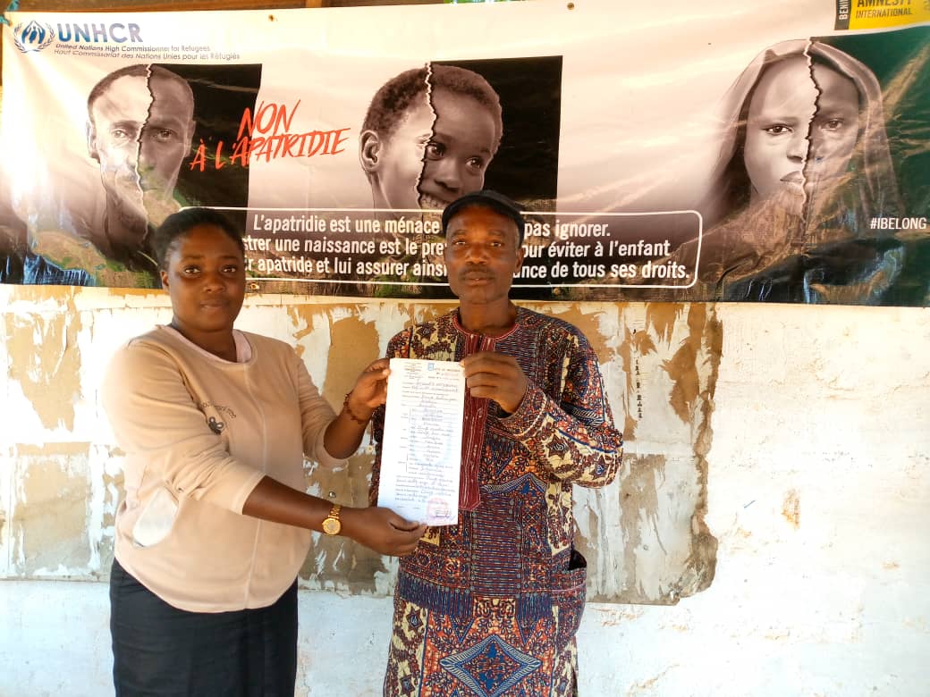 amnestybenin's tweet image. Notre opération de distribution des actes de naissances sécurisés se poursuit à Ouidah et à Karimama. 

Au total plus de 1800 actes de naissances sécurisés ont été distribués dans l'arrondissement de Kompa dans la commune de Karimama depuis le démarrage.