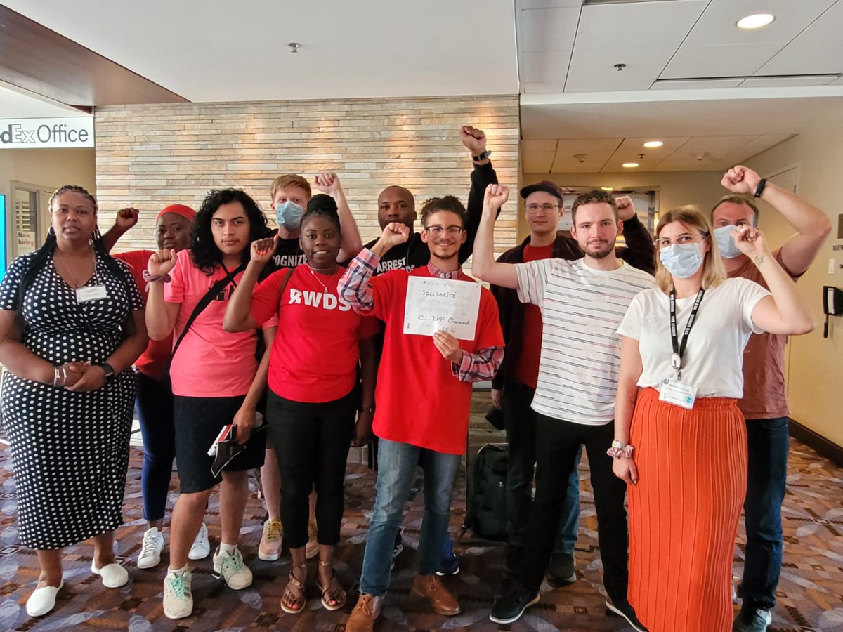 UnionSolidaires's tweet image. (Très fièr-es de faire partie d’une nouvelle génération de travailleurs/euses qui qui proposent de nouvelles formes d'organisation du travail pour battre les grands patrons.)
solidaires.org/sinformer-et-a…
 #labornotes #labornotes2022 #syndicalisme #syndi