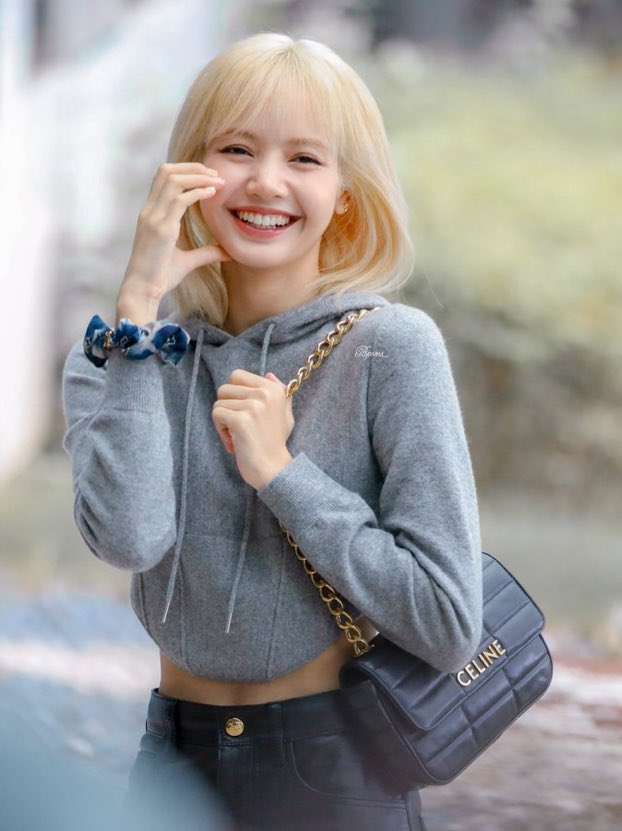 lalisawin327's tweet photo. เค้าเหมาะกับผมบลอนด์ที่สุดเลย 

#SafeflightLalisa
#LISA #LALISA https://t.co/yMX59JYLwv