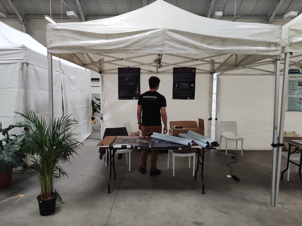 AdAstra_FOSM's tweet photo. L'équipe AdAstra est au @SummerSpaceFest pour représenter @Federation_OSM, si vous êtes à Bruxelles n'hésitez pas à passer pendant la journée grand public de samedi 🚀 https://t.co/BRcyZM5nBL