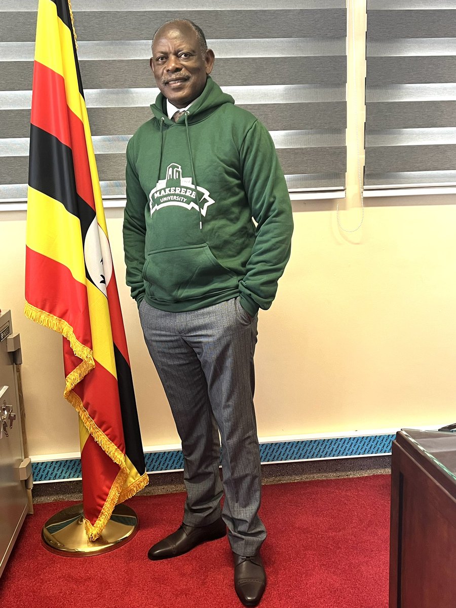 ProfNawangwe's tweet photo. This morning I came to office proudly dressed in the new @Makerere hoodie. I encourage all our alumni and friends of Makerere to support the souvenir shop as we mark 100 years. The Makerere Souvenir shop is located at the Frank Kalimuzo CTF, Ground Floor. #MakerereAt100 https://t.co/B6IYaGo13L