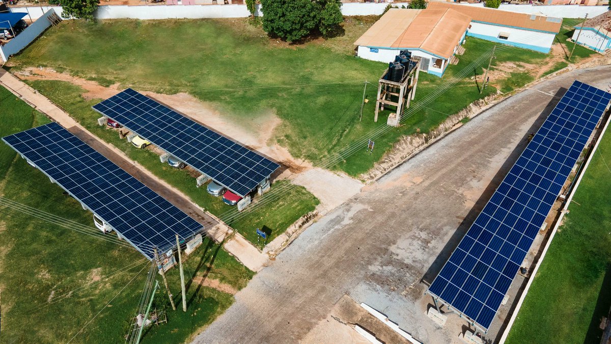 RedaviaSolar's tweet photo. Redavia installs its Fast Track Solar 40 Carport at Aniniwah Medical Center located in Kumasi, Ghana. This reliable, cost-effective, and clean energy solution will help the hospital reduce operational costs while making quality healthcare accessible to all. https://t.co/jRojPgGt5B