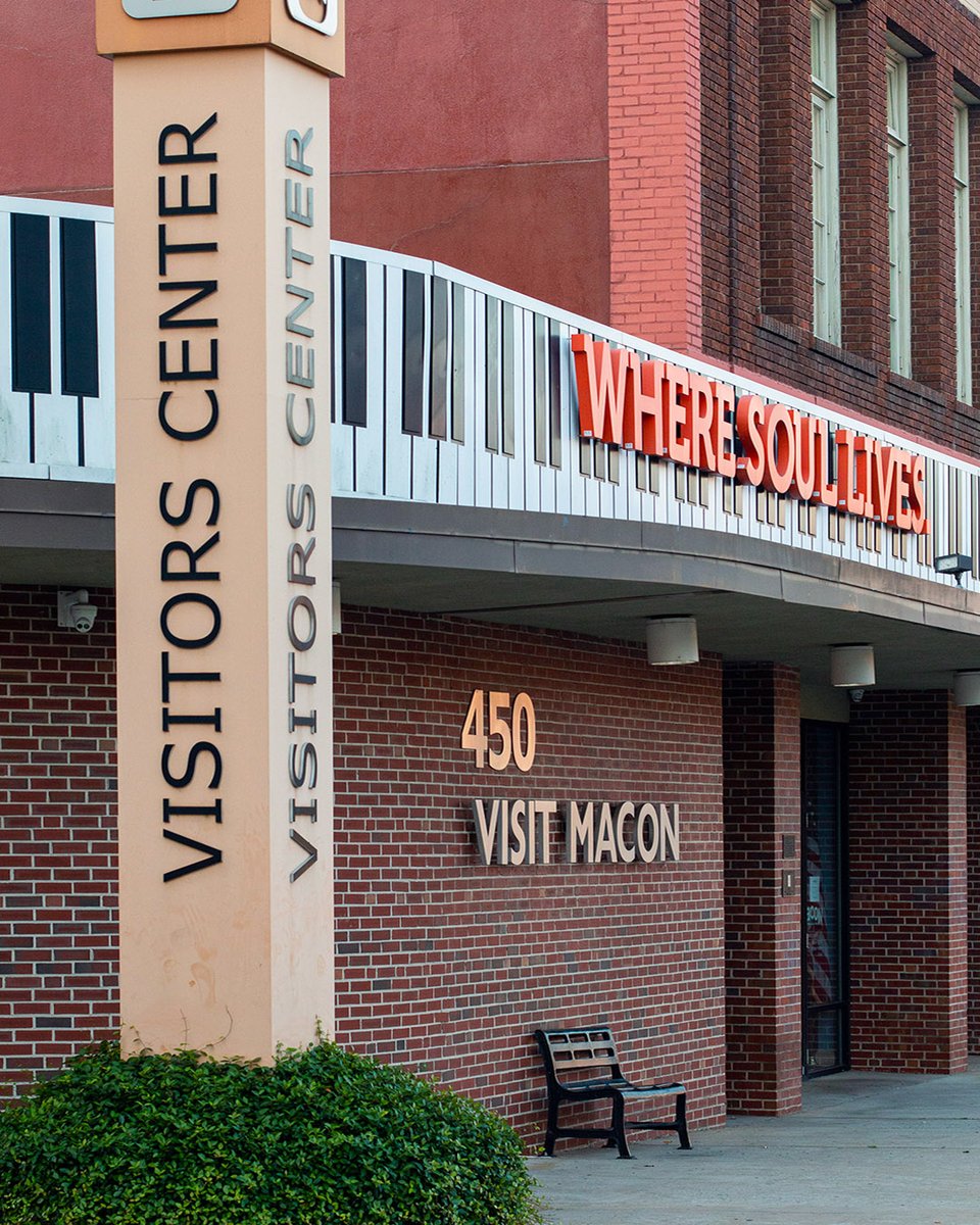 exploringmacon's tweet photo. Make the Downtown Visitors Center your first stop on your Macon exploration. Let their specialist guide you to Macon's historic soul through our food, architecture and culture. @MaconGaSoul @historicmacon #visitmacon #wheresoullives #exploringmacon #downtownmacon #macon #georgia https://t.co/Na4wpiBVEQ