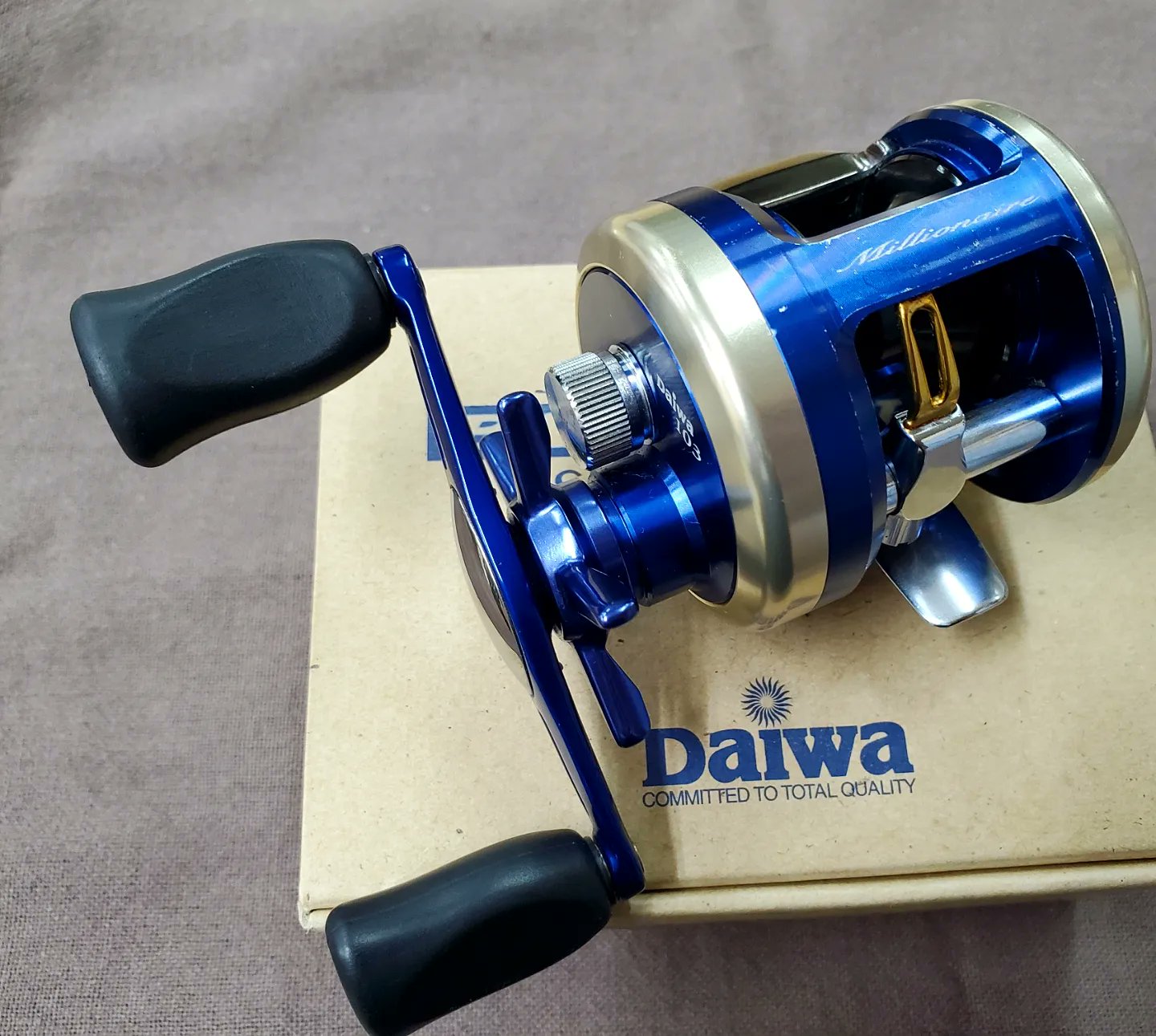 ダイワ　ミリオネアCVX103L Amazon.co.jp: 中古 ダイワ ミリオネア CV-Z 103L 純正メタルノブ付き