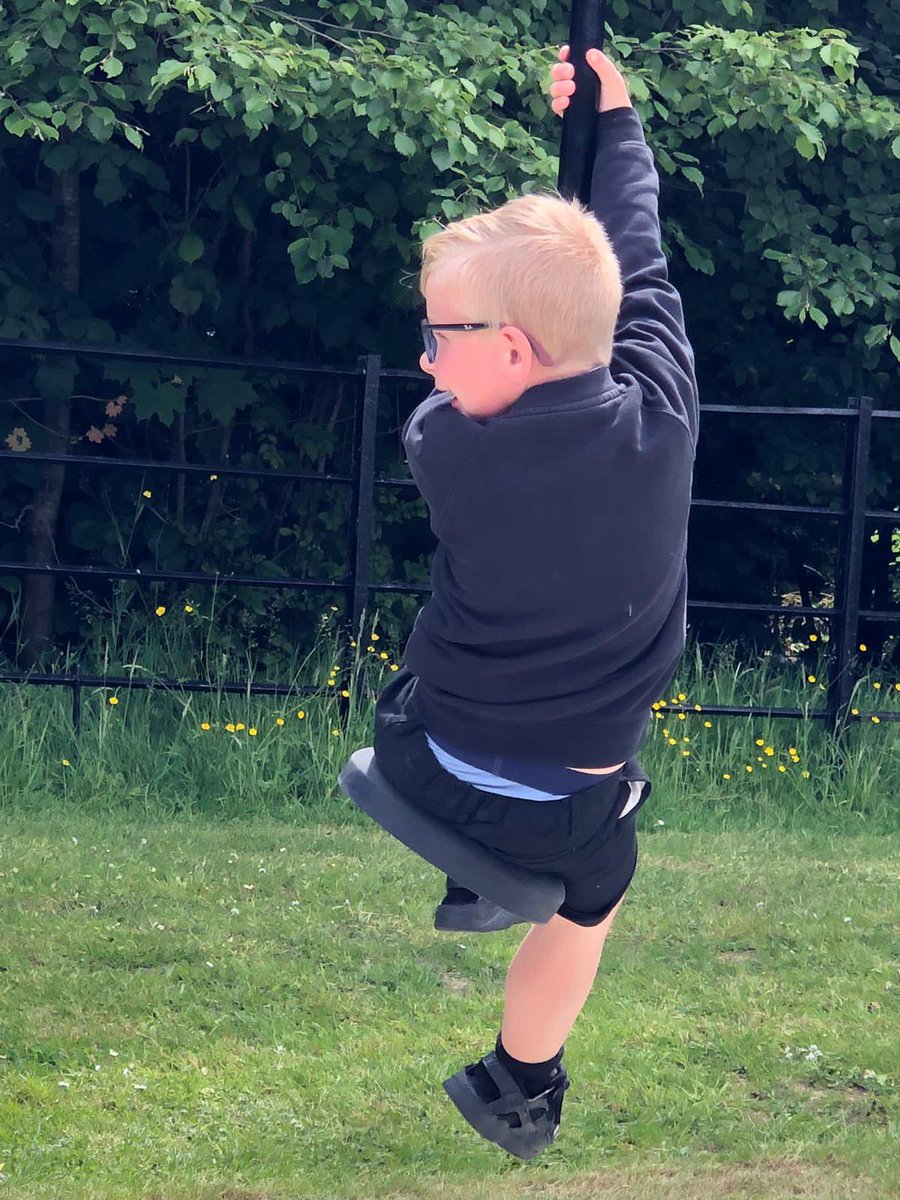 TheHiveStBen's tweet photo. @StBenedictsPS @GlasgowNurture The Hive supper trip part 2 😊Fun in the sun ☀️ https://t.co/U1NCQeAEte