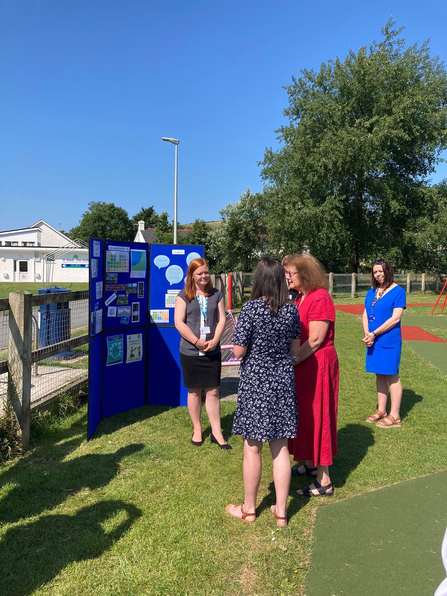 CotterillPippa's tweet photo. A beautiful day yesterday - perfect for the Deputy Minister for Health and Social Services’ visit to Speech and Language Therapy children’s services in Aberystwyth ☀️ @RCSLTWales https://t.co/3W902HjM4p