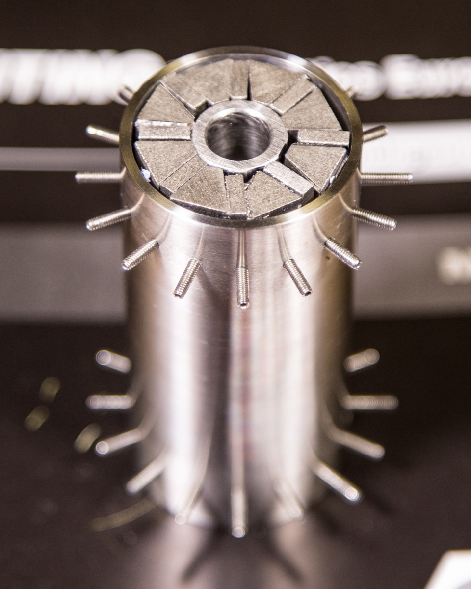 EMagnetsuk's tweet image. An example of a Halbach Array
#magnets #halbacharray #Science 
We explain the science behind the Halbach Array in our #blog &amp;gt; bunting-berkhamsted.com/an-introductio…