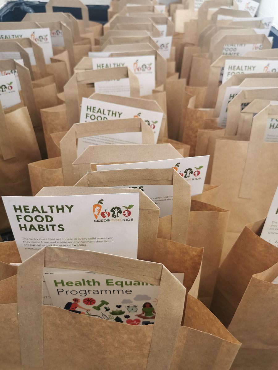 Seeds_for_Kids's tweet photo. Ready for another day at the Food and Taste school! Just waiting for the children and their teachers. 
#HEW22 #healthyRBKC #healthychildren #foodeducation #primaryschool #teachertwitter #healthyfood #headmaster #londonmums #tasteducation https://t.co/rsDKCZYRDz