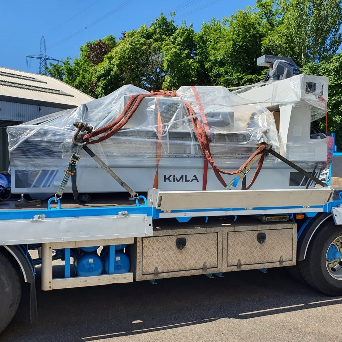 IPFLtd's tweet photo. Due to popular demand, we have increased our capacity for large-scale routing. To maintain high quality machining in shorter lead times, we continually invest in new technology.
https://t.co/yeQN157us9
#newtoy #kimla #largescalerouter https://t.co/HxHxrulXxV