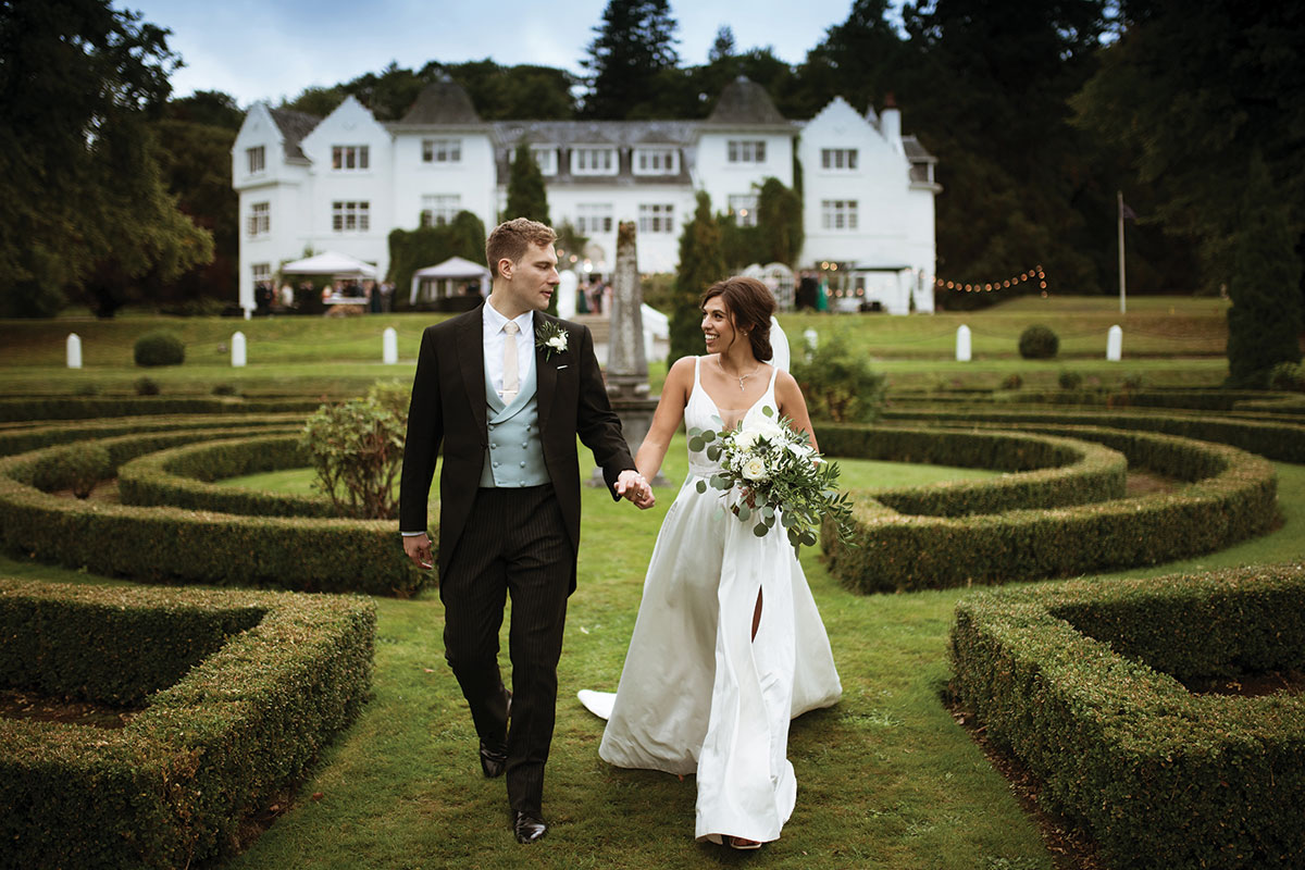 tietheknotscot's tweet photo. 🌳 ✨ Our #WeddingoftheWeek is a beautiful forest-themed #Highlands #castle #wedding where all 134 guests stayed and partied for a weekend @Achnagairn 

See it all here ➡️ https://t.co/Nq7HWjXxih https://t.co/veLLwbRIgF