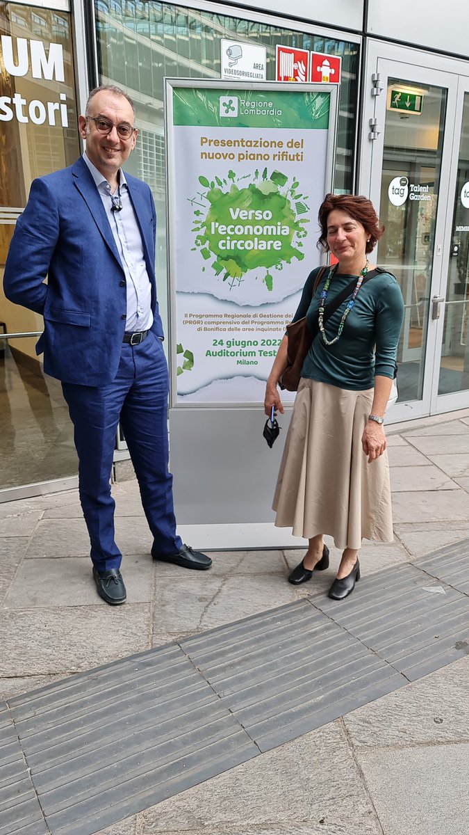 ARSambienteSrl's tweet photo. Presentazione del nuovo #PRGR #pianorifiuti della #Lombardia: un "piano di cura della materia". #economiacircolare https://t.co/DqGivlBf2X