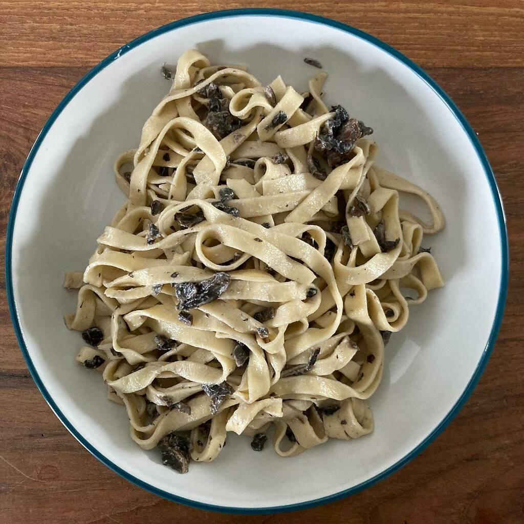 johncyril's tweet photo. #mushroom #truffleoil #tagliatelle https://t.co/jIYEjHdw32 https://t.co/Zq4VoBGI56