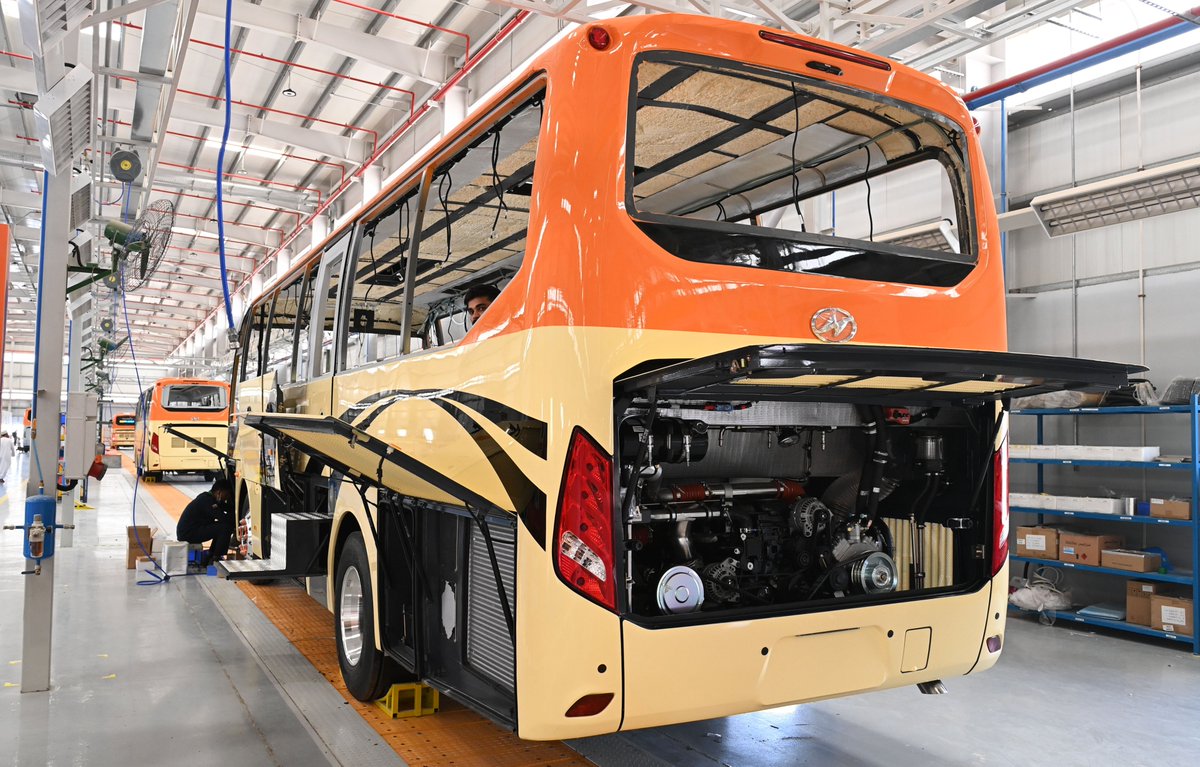 Oman_biz's tweet photo. Oman’s first bus assembly project is launched https://t.co/m4QoYpXnoF @KarwaMotors @sezaduqm @Oman_OIA @Mowasalat_QAT #BusAssembly @portofduqm https://t.co/kpjBg1qduz