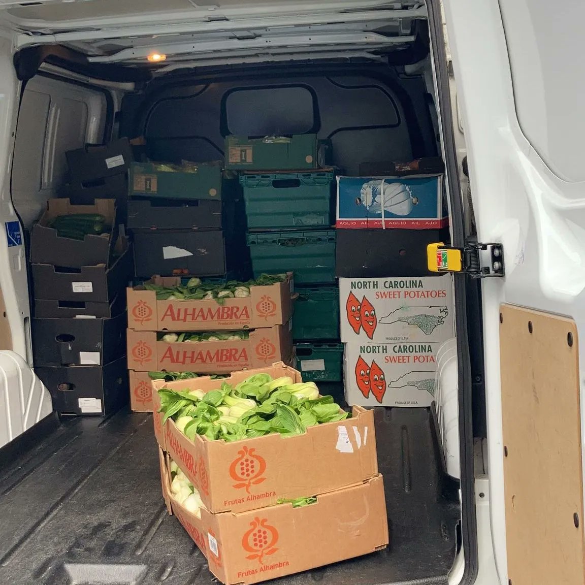 oxfordmutualaid's tweet photo. "Hi I just want to say thank you so much for my food delivery, it is a massive help for me and my boys and we appreciate it very much, thank you" . If you can help us provide this support in #Oxford as demand rises with ⬆️ living costs, donate at https://t.co/4WV0EIjxcZ https://t.co/EU28faY7Zg