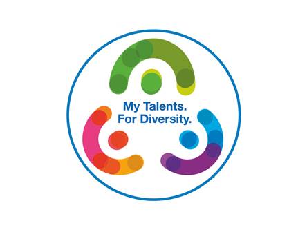Plenainclusion's tweet photo. 🏆 El Parlamento Europeo premia 'My Talents for Diversity', una iniciativa de fomento del empleo para personas con #discapacidadintelectual.

🍀En el programa, que coordinó @InclusionEurope, participaron Plena inclusión y entidades de Bélgica y Estonia.

https://t.co/cCN90V6msj https://t.co/FzeAUwzvnz