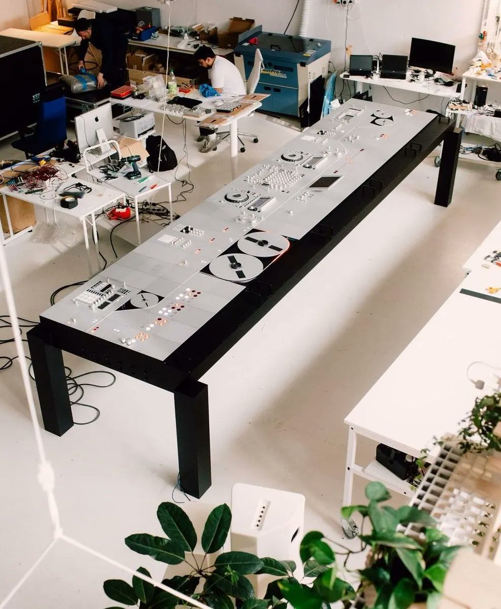 superellipse_'s tweet photo. MOAD - Mother of All Decks. Custom built live performance deck by @teenageengineering for SHM
🎛🎚🎚🎛

#teenageengineering
#audiophile
#audioengineer #design  #industrialdesign #productdesign #productdesigner #productdesign #productdesigner #tech #designlovers #designinspiration https://t.co/qSlhi3LJOm