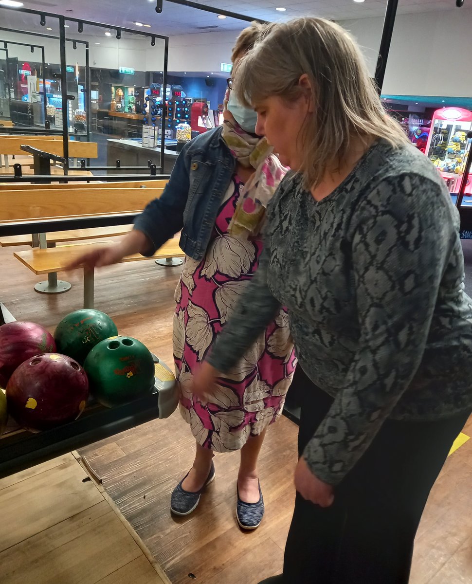 _rainbowliving's tweet photo. Fantastic to see some of our #ExeterRainbowHouse tenants enjoying a game of bowling - thank you all for sharing these photographs with us, looks like you had a great time! #IndependentSupportedLiving https://t.co/acJ4meIhO2
