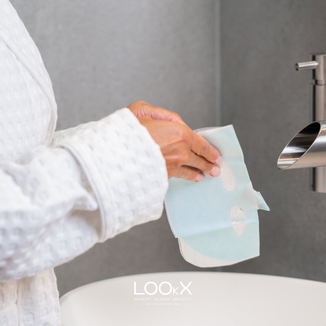 How do you use the LOOkX Radiant brightening sheet mask? Clean your skin and remove the sheet mask from the packet, gently place it on your face. Let sit for 15 minutes. Remove it and massage the remaining liquid into skin. Do your daily skin care and enjoy a hydrated, firm skin!