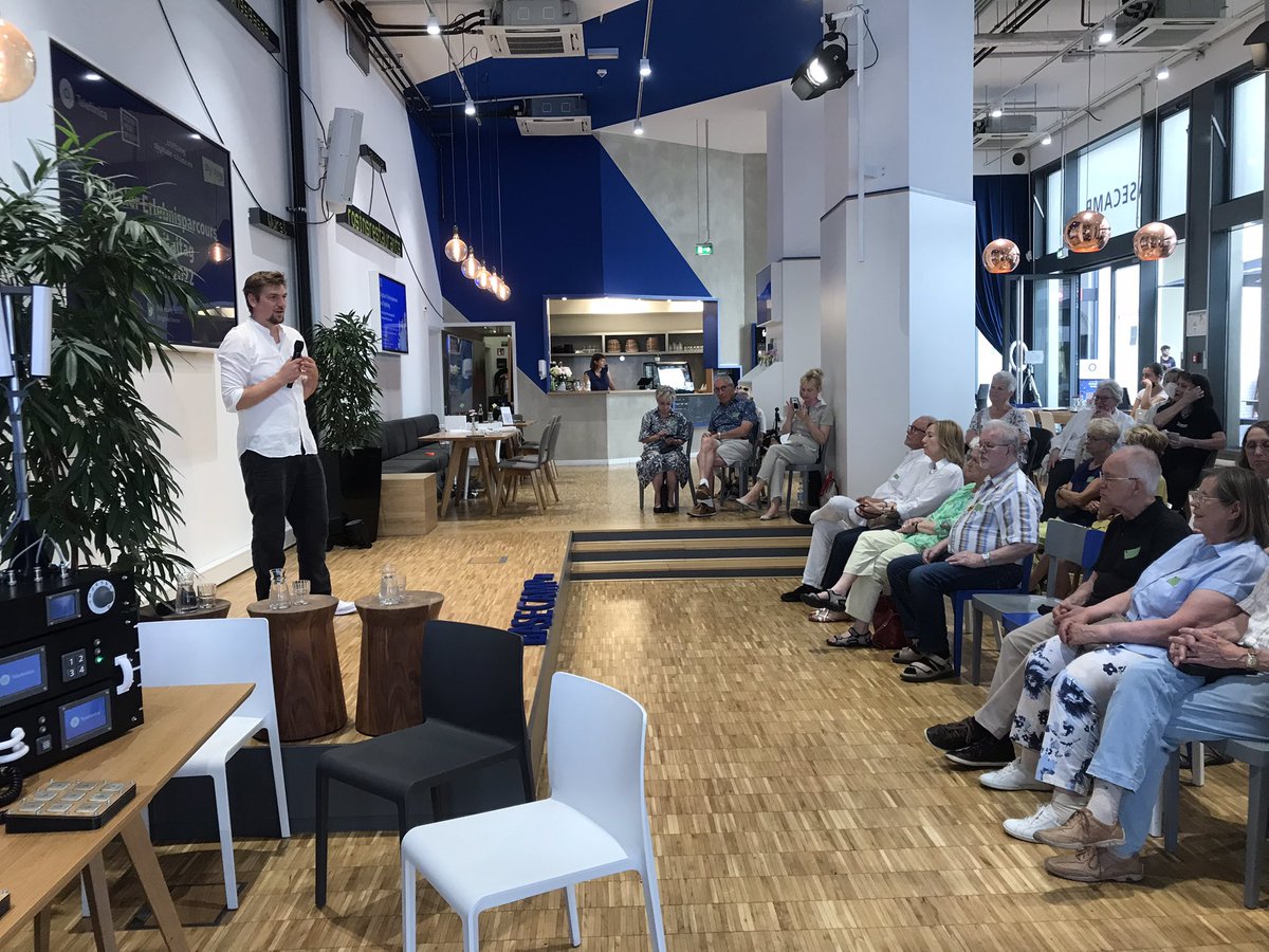 Unser digitaler #Erlebnisparcours im <a href="/basecamp_debate/">BASECAMP_digital</a> geht los! Kommt vorbei und bekommt spannende Einblicke in die Welt der #KI, #Robotik, #VR und vieles mehr! Wir freuen uns 🤖 #DigitalMobilimAlter <a href="/DigitaltagDE/">Digitaltag</a> #Digitaltag2022