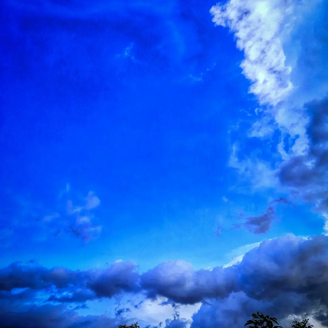 Leon_steazy's tweet photo. Good mornings 🌄 😌 ☺ 
Last slide for me 😏

📸: @Leon_steazy 

#morning #morningvibes #photooftheday #photos #photographylovers #photo #photography #nature #art #sky #skylovers #skyshots #clouds #cloud https://t.co/0v3feU186P