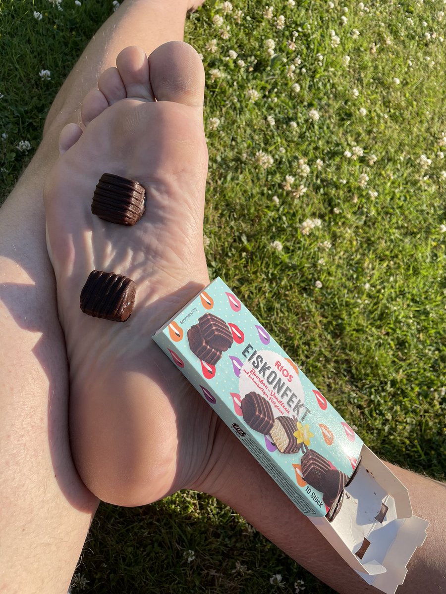 Malefeetboy_1988 tweet media