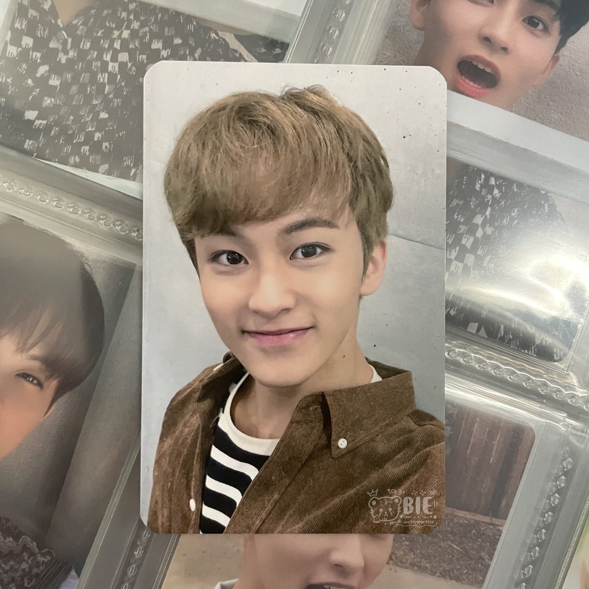 _watermarklee's tweet photo. wts / want to sell / lfb 

mark collect book kolbuk 2018 

(💰) https://t.co/2nI9TEjf3C 
(📍) tangerang, ina
— dm for more detail
— serious buyer only https://t.co/tzimGQp1kF