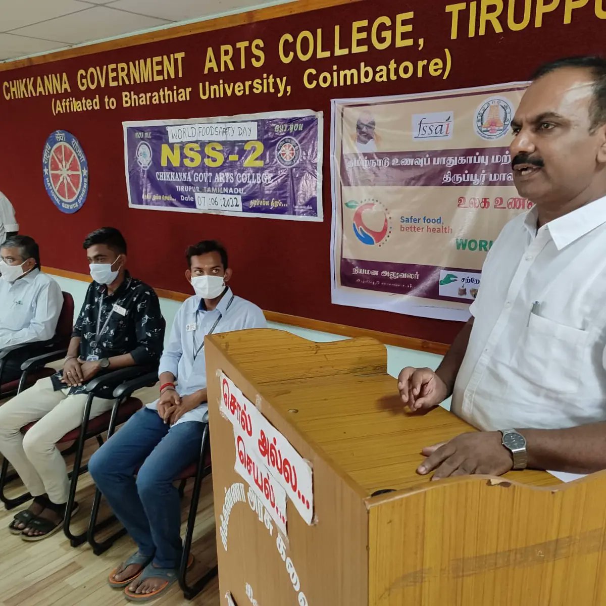 NSSChennai's tweet photo. The nss unit of Chickkenna Govt Arts College Tirupur organized World food safety day and awareness seminar on food safety for students at the college.
#WorldFoodSafetyDay
@YASMinistry @ianuragthakur @_NSSIndia @PMOIndia @CMOTamilnadu @pankajsinghips @NisithPramanik @pibchennai https://t.co/WX3ZuAzCLf