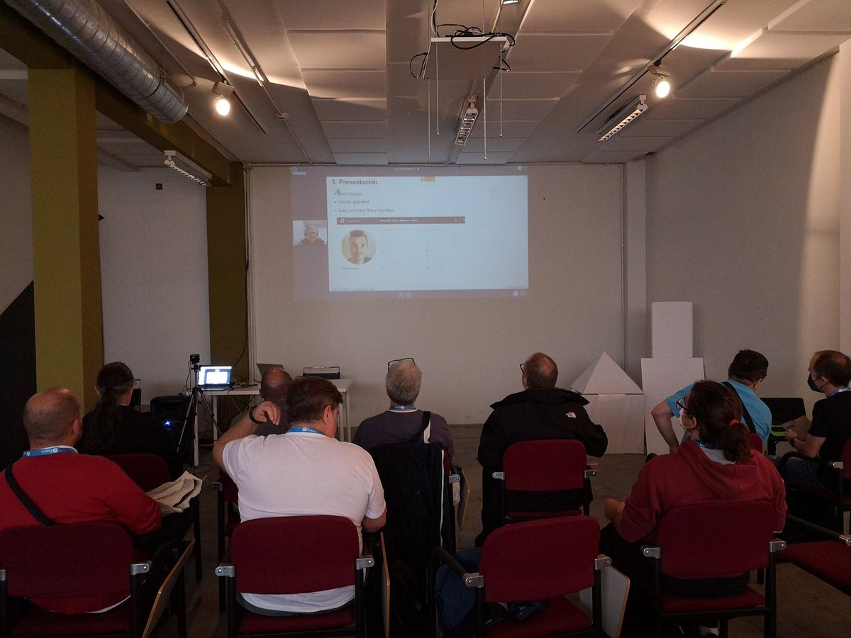 ticgalcom's tweet photo. Comezando en Sala Nรบรฑez en #Muta coa charla sobre sobre Tests de Infraestructuras con #Teuton #TDD por @dvarrui en remoto desde Canarias #Eslibre2022. @esLibre_ https://t.co/Nj6icwVjUC