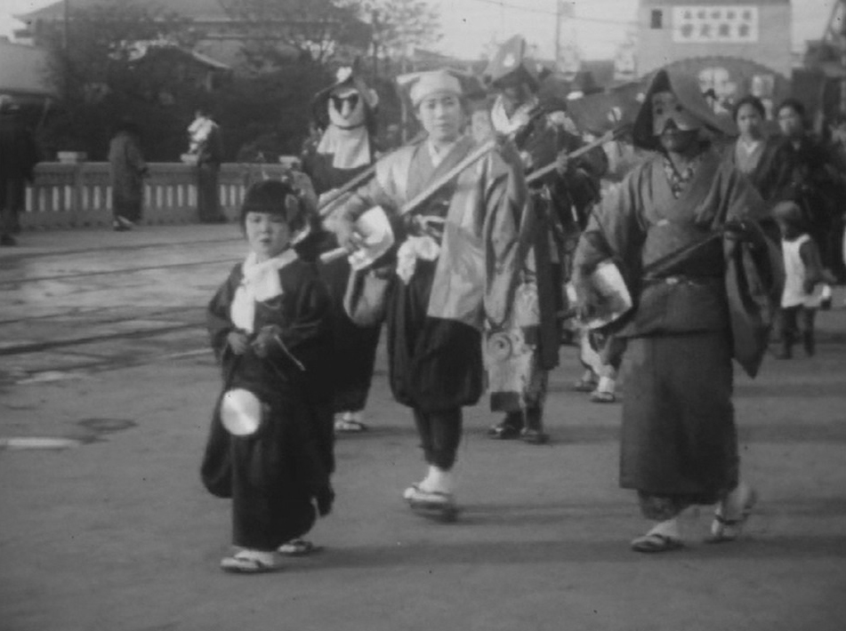 FukuokaLibrary's tweet photo. 【フィルムアーカイヴ】パテベビー誕生100年
昭和一桁の頃の博多どんたくや博多祇園山笠を撮影した福岡の風景、アニメーションの猿蟹合戦など、当館でも90年以上前の9.5mmフィルムを収蔵しています。これらの映像の切り抜きを本編前に上映しています。あわせてご覧ください。
#パテベビー #PathéBaby https://t.co/Um8oSXrTYF