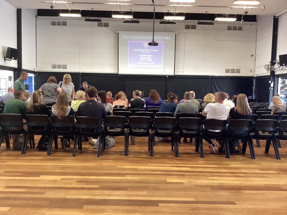 Smithdon_High's tweet photo. It’s lovely welcoming so many of our Year 11 parents into school for the celebration of their Smithdon High school years #smiles #celebrate #LastDayofSchool #lastassembly https://t.co/ZtGISG2Wgg