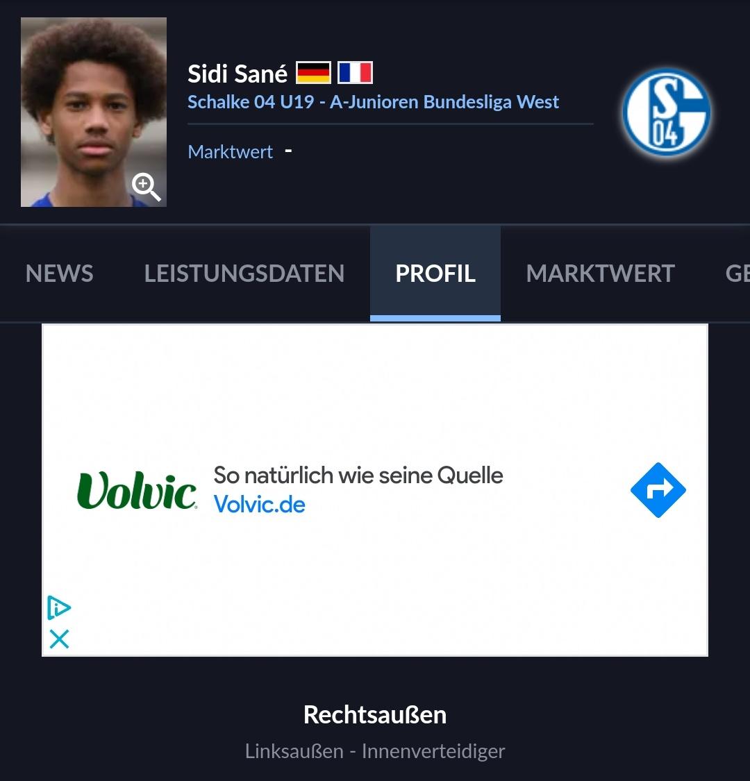 Kmnnys04's tweet photo. Sidi Sané ist Rechtsaußen, Linksaußen und ... INNENVERTEIDIGER?! #s004 https://t.co/hFjRYZFd0u