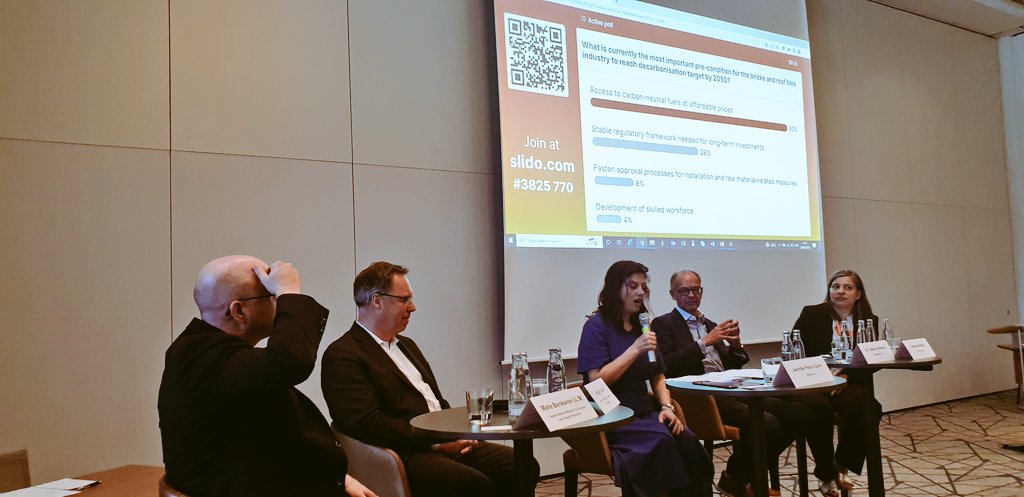 RBatier's tweet image. Today at the annual congress  of our EU Bricks &amp;amp; Roof Tiles Federation.  Dr Heimo Scheuch, CEO of @wienerberger stresses that industry is part of the solution for carbon neutrality. Clay materials will be key to develop energy efficient &amp;amp; circular buildings and infrastructure