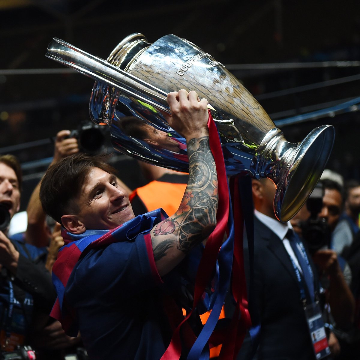 Messi đã lập những kỷ lục không thể nào quên được trong lịch sử bóng đá thế giới. Hãy xem những hình ảnh của anh để hiểu rõ hơn về những thành tích này và cảm nhận sự ảo diệu của \