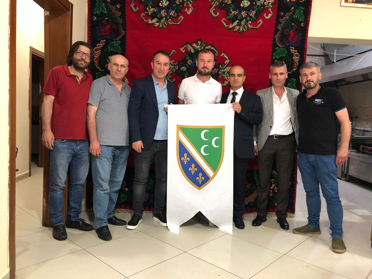 Bosna sevdalısı iki güzel abimiz ile harika bir istişare toplantımızı gerçekleştirdik ve organize edeceğimiz Srebrenica Boşnak soykırımını anma programı konusunda fikir alışverişinde bulunduk gönülden teşekkür ederiz
<a href="/ozdmrabdllh/">Abdullah Özdemir</a>