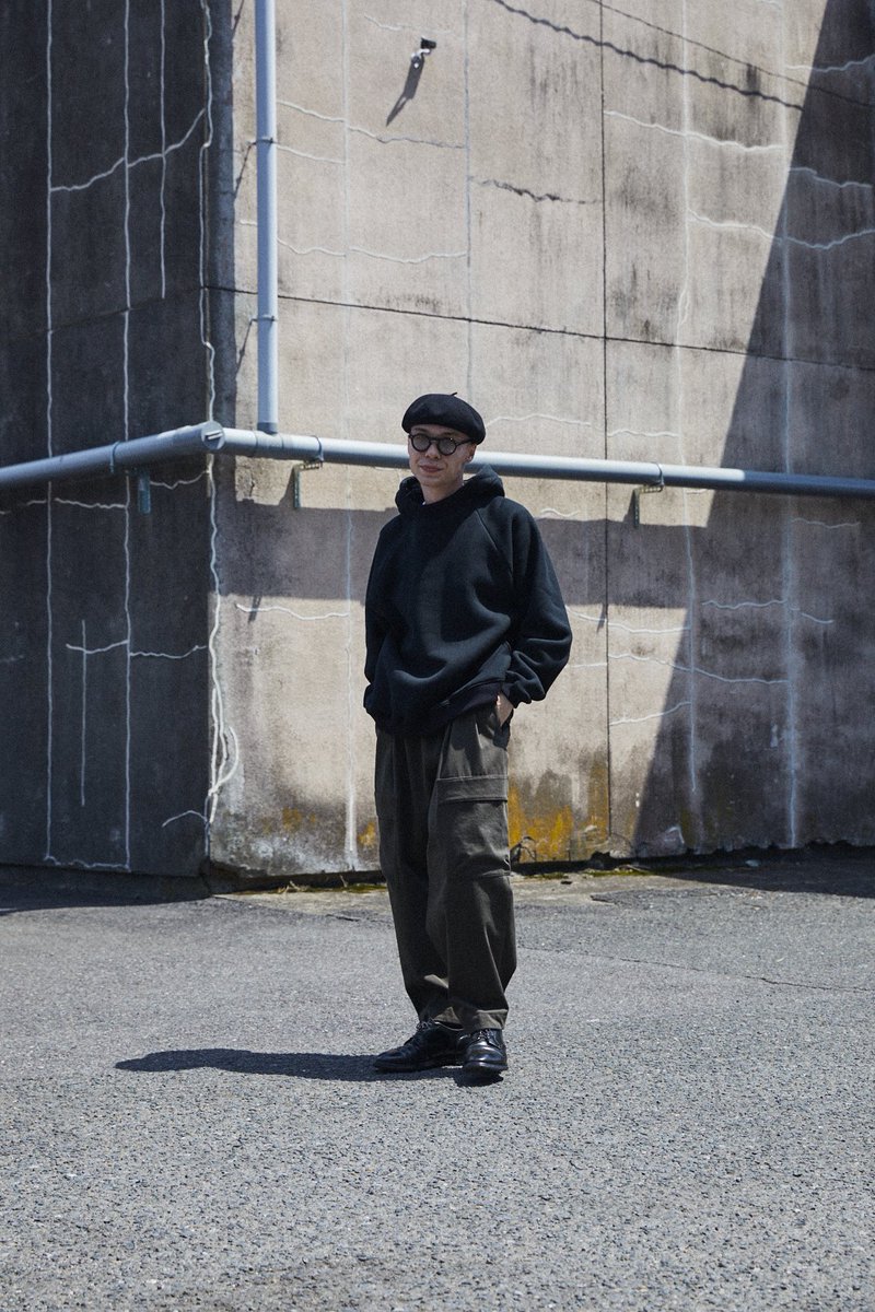 LoopeOfficial's tweet photo. ■3rd DROP 受注アイテム紹介①

(1) 2022年7月1日（金）12:00 ～ 7月19日（火）9:59

・OVERSIZE HIGH NECK HOODIE
https://t.co/siY9KVcimC
・PLEATED EASY CARGO
https://t.co/7oAjWTnGUg

【デリバリー】2022年10月上旬予定

#LOOPE
#服は生地からできている
#パーカー
#カーゴパンツ https://t.co/mIG0lQoDcK