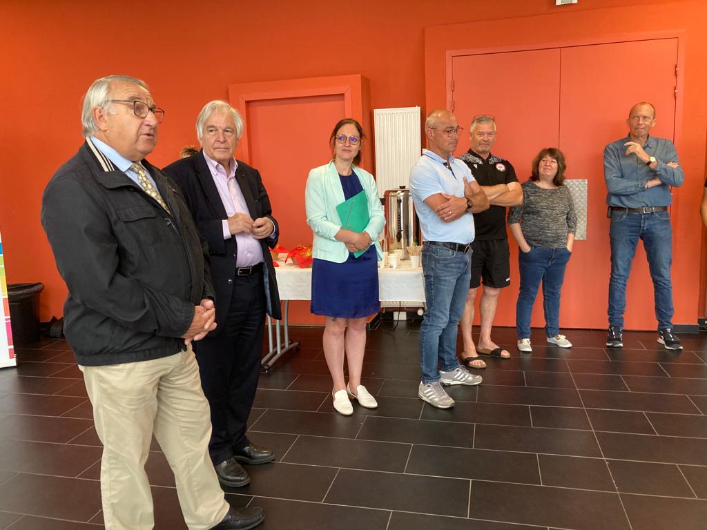 👉Le 24 juin, <a href="/PA_Perissol/">PA_Perissol</a> a accueilli les jeunes saisonniers, engagés pour des missions estivales aux services techniques, à l’Ovive, en mairie… Ces jobs rémunérés vont leur permettre d’acquérir une première expérience professionnelle et participer à la vie de la collectivité.