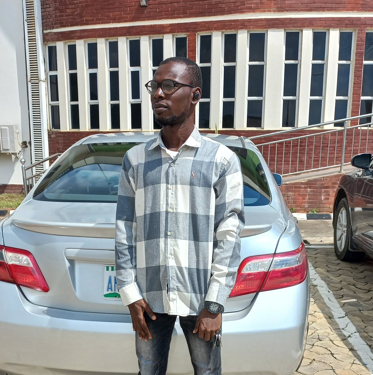 Simon_Dev_'s tweet image. I'm looking for connect. I'm a frontend Web developer skillful with #html_css, #javascript and I'm quite sound with #ReactJS. Presently learning #Redux. Looking for job or internship placement, your recommendation will be gladly appreciated. CV and Portfolio are ready on request.
