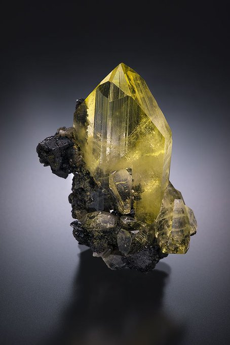 bob56300's tweet photo. TOUISSIT c'est aussi des pierres exceptionnelles #cerussite #anglesite #azurite #malacite #auplata https://t.co/BQ3OF9Gt4G