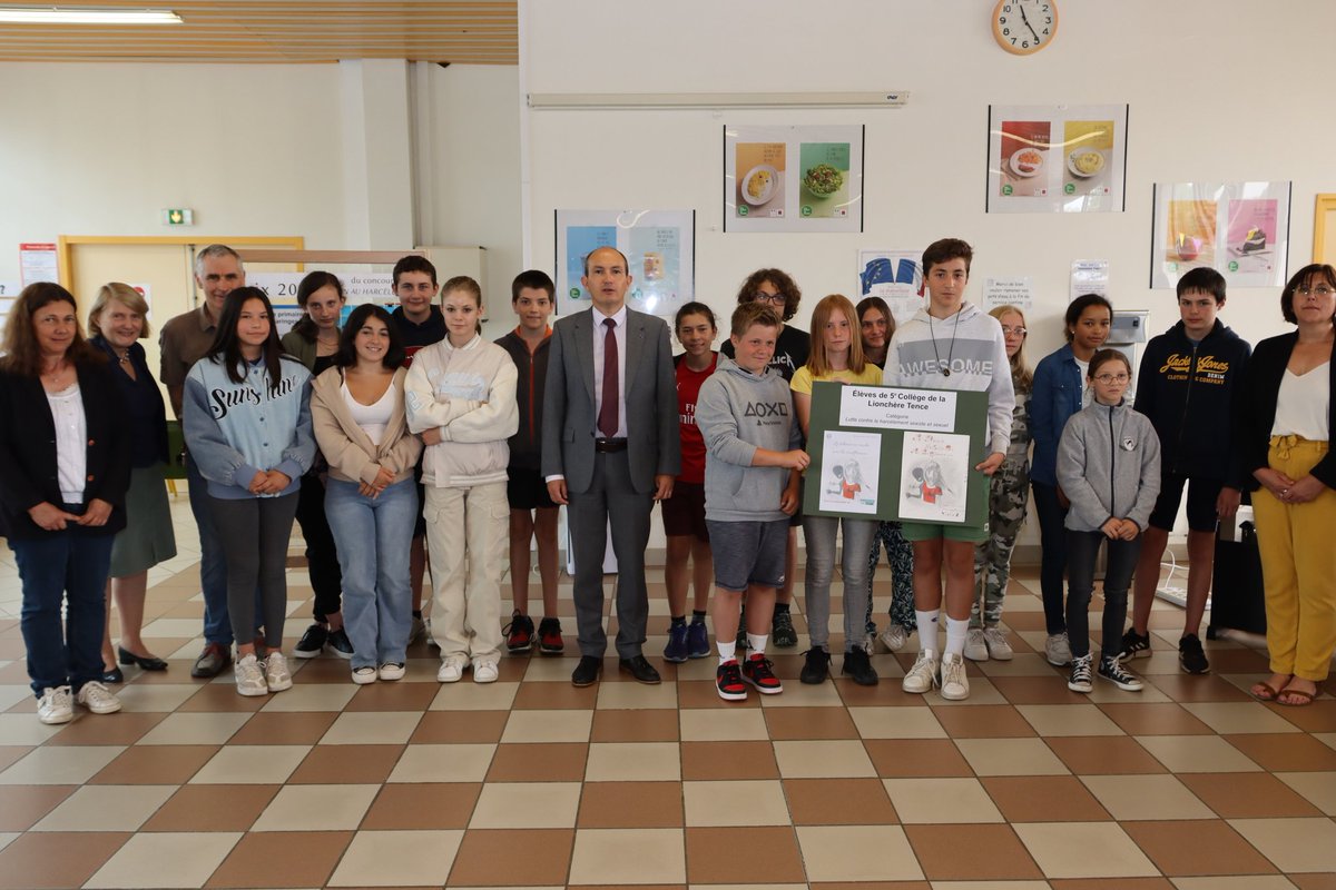 acclermont's tweet photo. Le recteur @BenmiloudKarim Mme Aubry @DSDEN_43 avec Nicolas Blanchard vice-président de la @MAE étaient ce matin au Collège de la Lionchère de Tence pour échanger avec les élèves ayant participé cette année au concours #NonAuHarcèlement et leur remettre des prix amplement mérités https://t.co/WUrroqsGYT