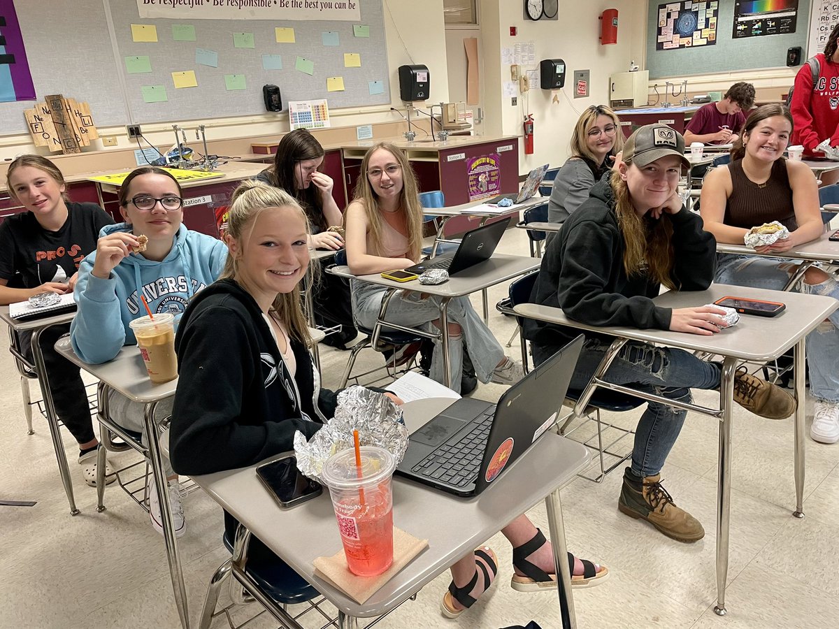 CmhsScience's tweet photo. Thank you Berry Guys for the delicious breakfast sandwiches! https://t.co/G6bv5GMBK4