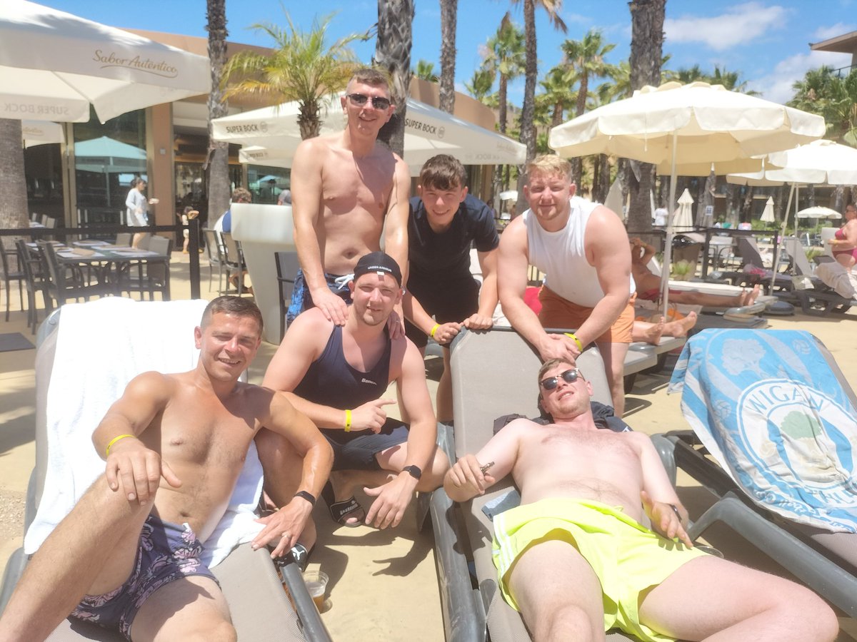 Stag do @DAPommy88  and <a href="/PillingPaul/">paul pilling</a> loving the time with bro's 🍺🍺☀️☀️