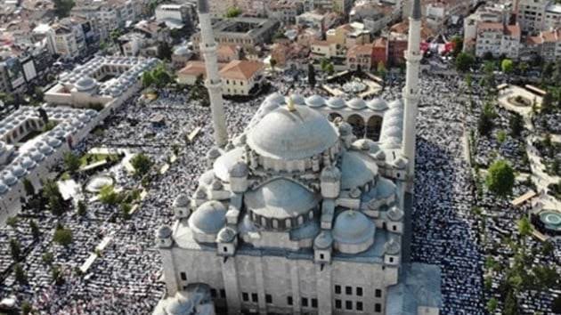 MertArmagan53's tweet photo. Öyle güzel bir kalabalık ki düşmanı kudurturcasına…
En güzel cevap böyle verildi…
Allah Razı Olsun Mekanı Cennet Olsun İnşAllah❤️ #MahmudEfendiHazretleri https://t.co/k1HJ1i8Ncb