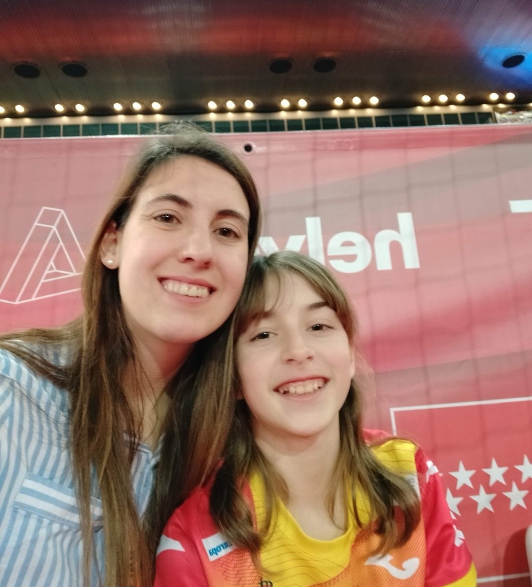 Patris9's tweet photo. Después de ver durante todos estos años cómo se esfuerza, su compromiso y dedicación, su autoexigencia por querer mejorar... ¡Más que merecida esta experiencia para mi falshermanita! 😍🥹 #ConfirmoInundaciónPorBabitas 🤤🤤 https://t.co/53z3tgIo6x