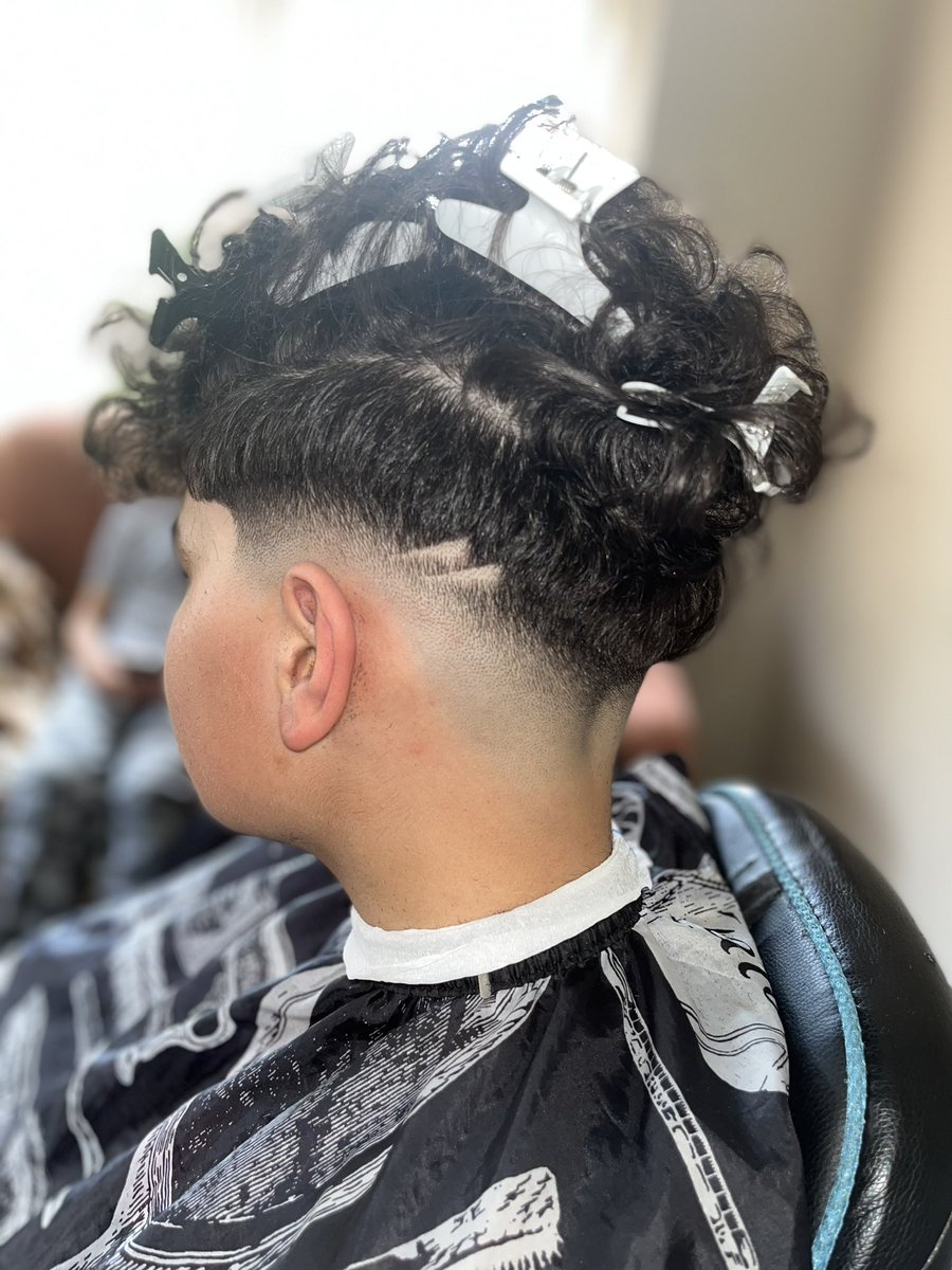 trimobile3's tweet photo. A snippet of Types of haircuts we provide! #barber #van #haircut #snippet #soon https://t.co/ZNmI12qMXn